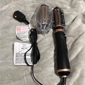 Black and Gold Hair Styling Brush